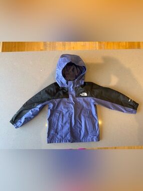 The North Face Kids Antora Tain Jacket in Purple and Black